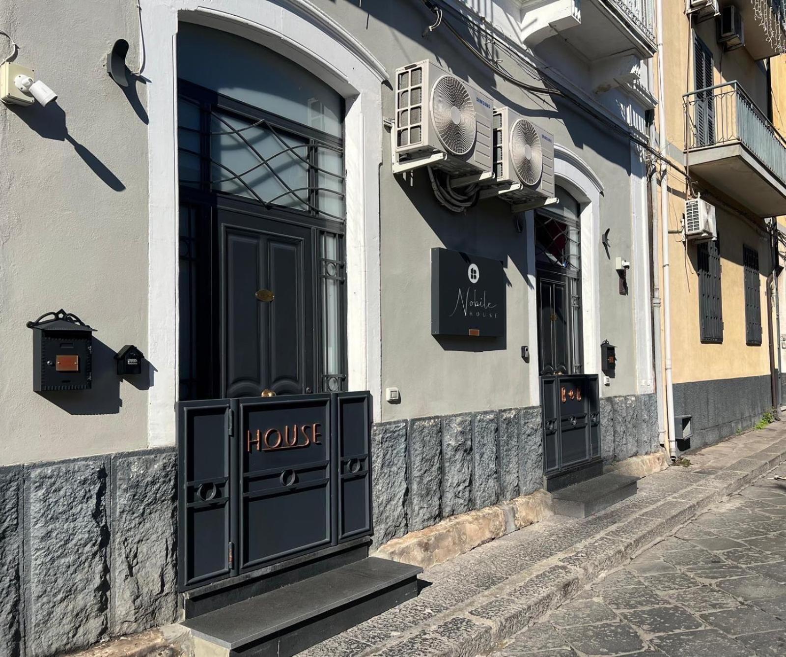 Nobilehouse Apartman Catania-Fontanarossai nemzetközi repülőtér Kültér fotó