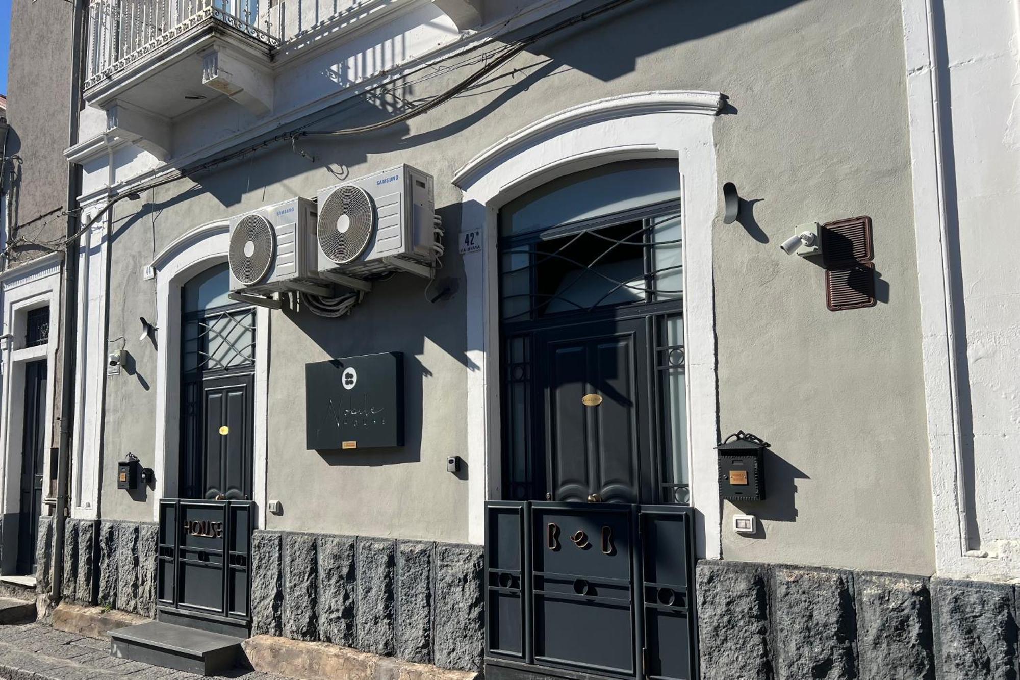 Nobilehouse Apartman Catania-Fontanarossai nemzetközi repülőtér Kültér fotó
